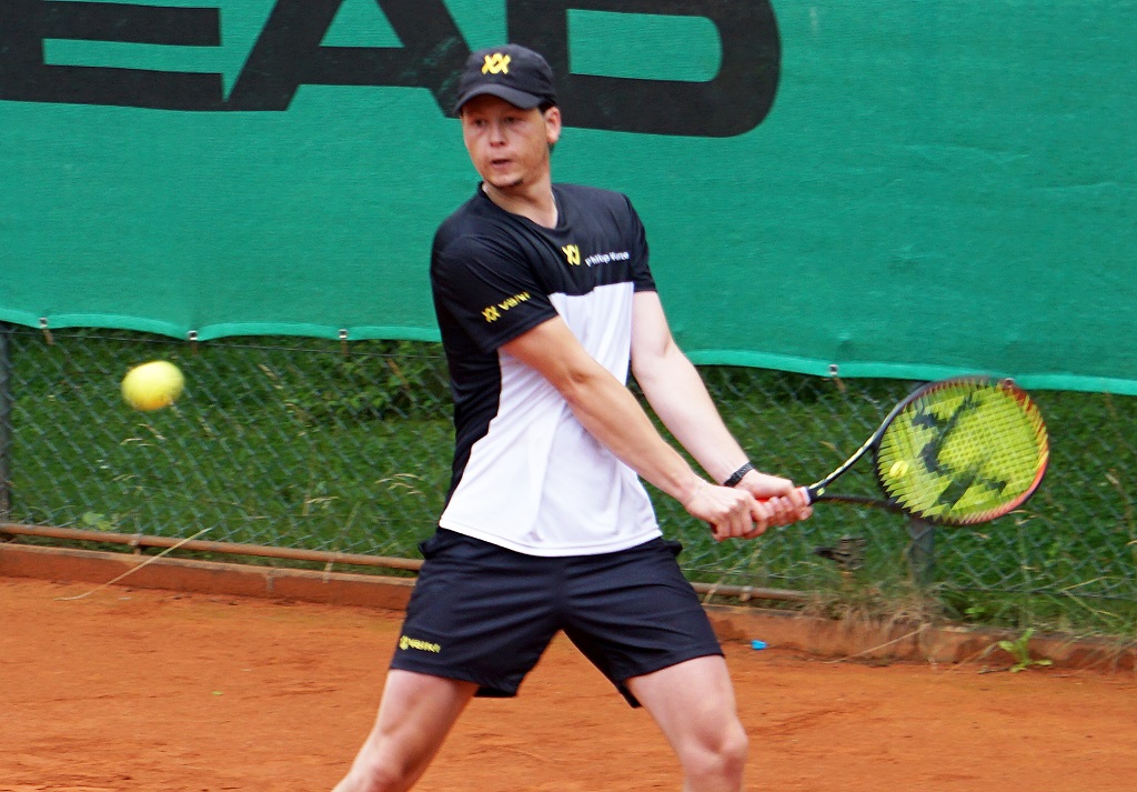 Philipp Wurzer stellte erneut seine sehr gute Form unter Beweis und steuerte zwei Punkte zum 8:1-Heimerfolg gegen den TC Amberg am Schanzl II bei.